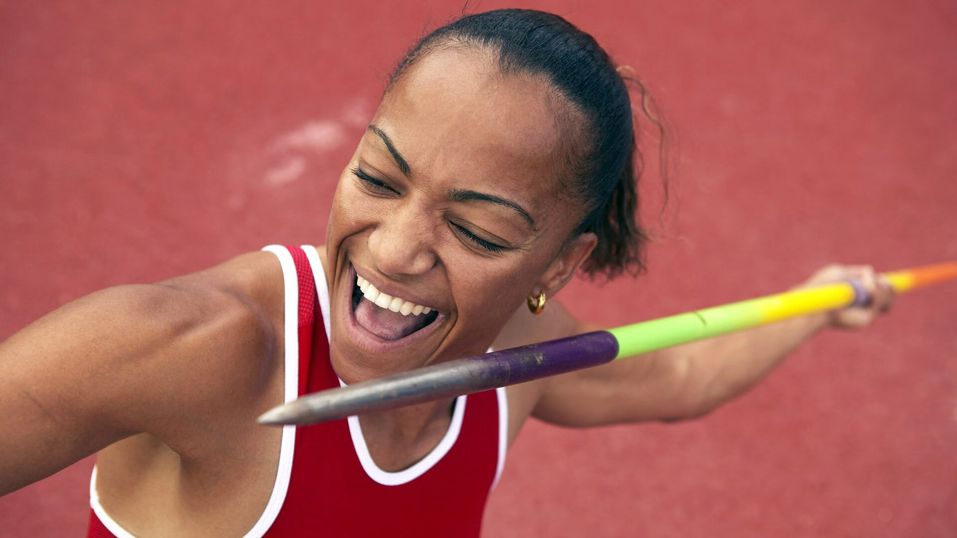 国家滑雪协会发布雪季运动员装备建议参考，滑雪运动员的服装是什么样的