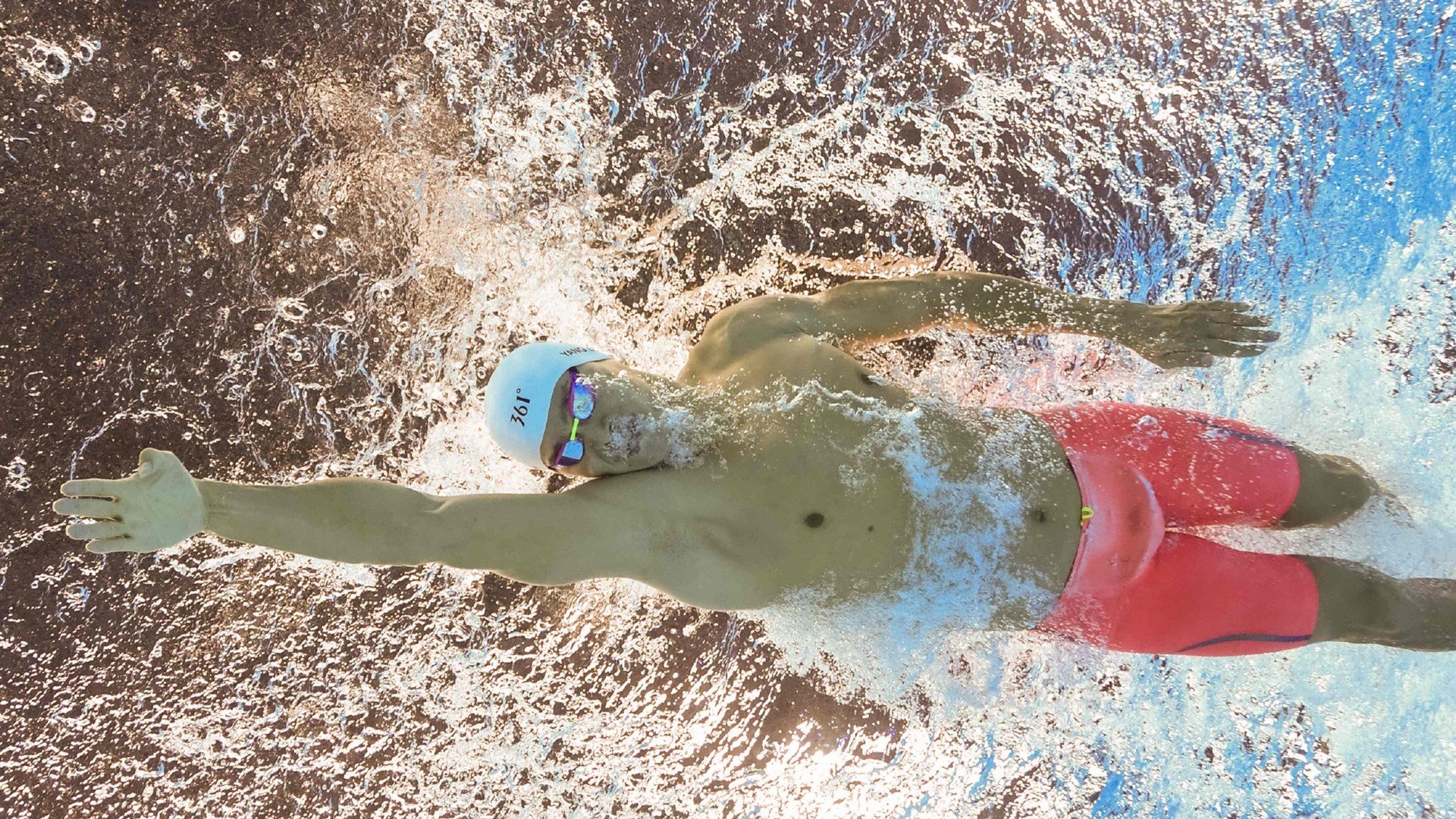 塞尔比逆袭麦克吉尔，成功晋级斯诺克国锦赛四强，展示无与伦比的实力