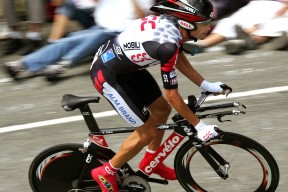 kaiyun登录入口-节奏控制优异的球员是否更适合搭档投射型内线，节奏型控卫的球鞋